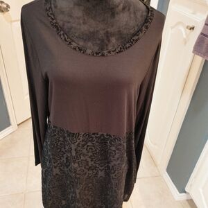 Creation L Black tunic w faux velvet on bottom. Excellent shape 12